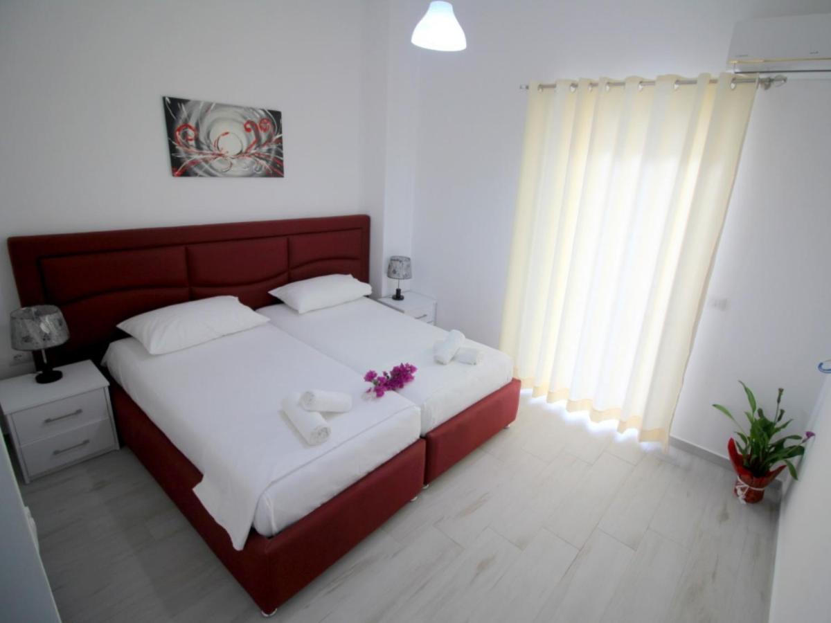 Gusto Di Casa Hotell Sarandë Exteriör bild