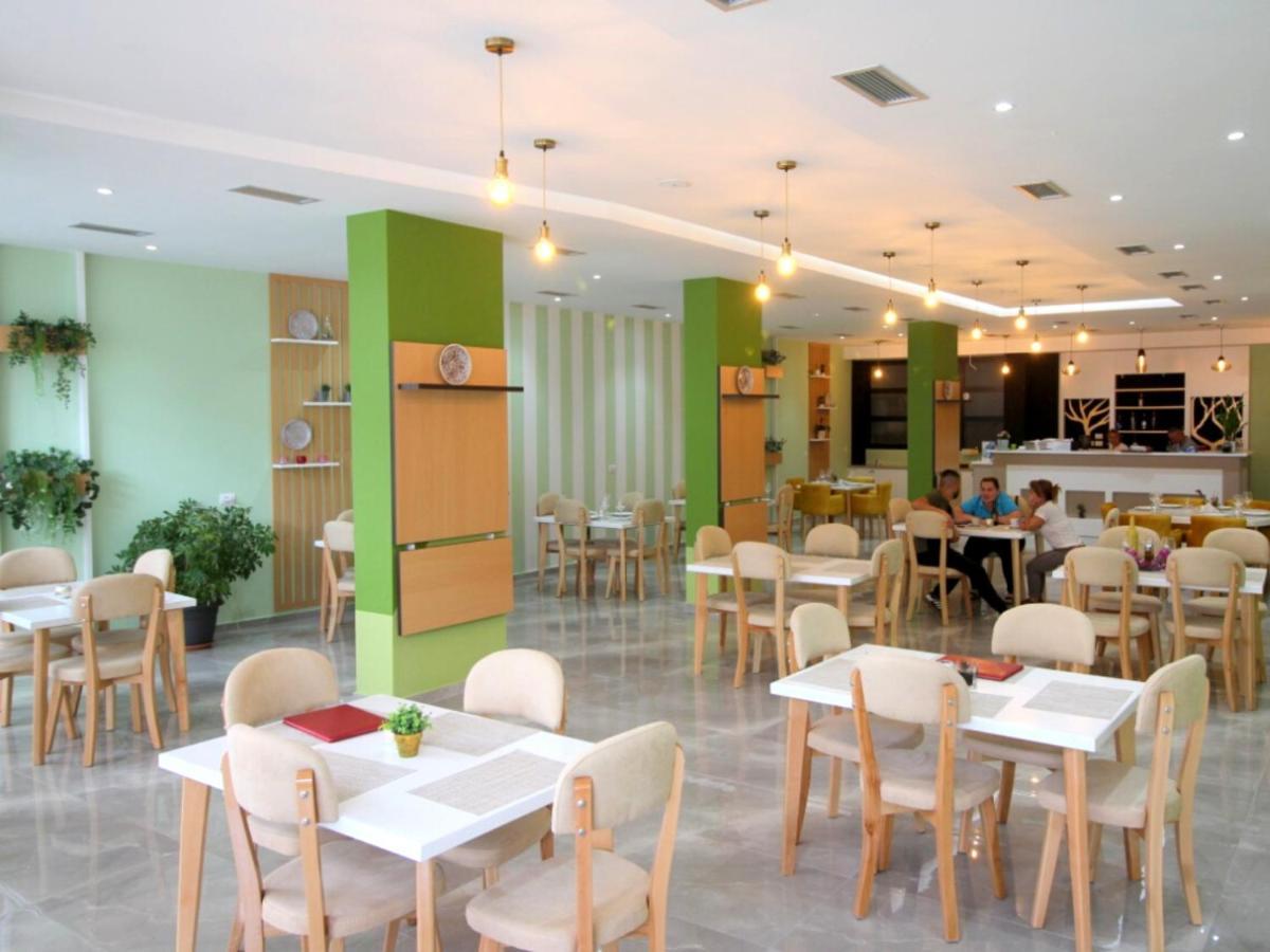 Gusto Di Casa Hotell Sarandë Exteriör bild