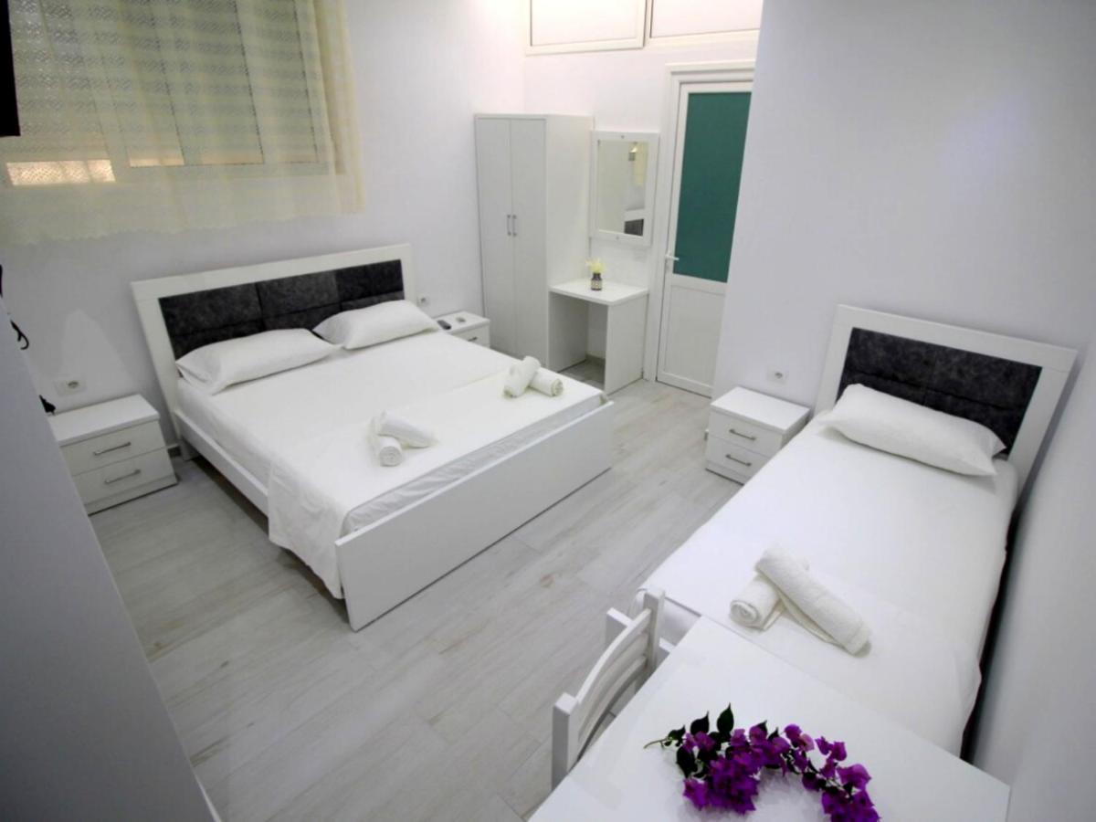 Gusto Di Casa Hotell Sarandë Exteriör bild