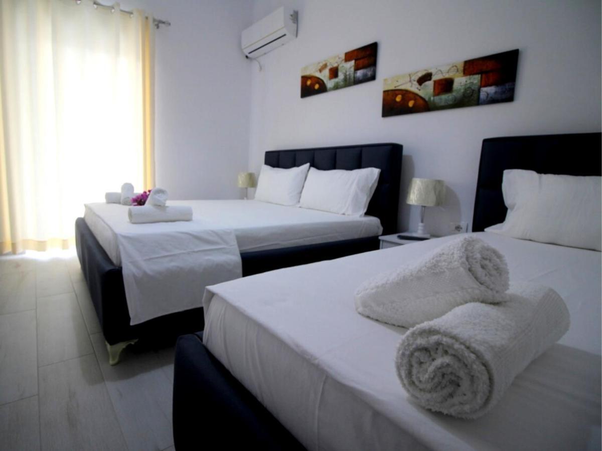 Gusto Di Casa Hotell Sarandë Exteriör bild