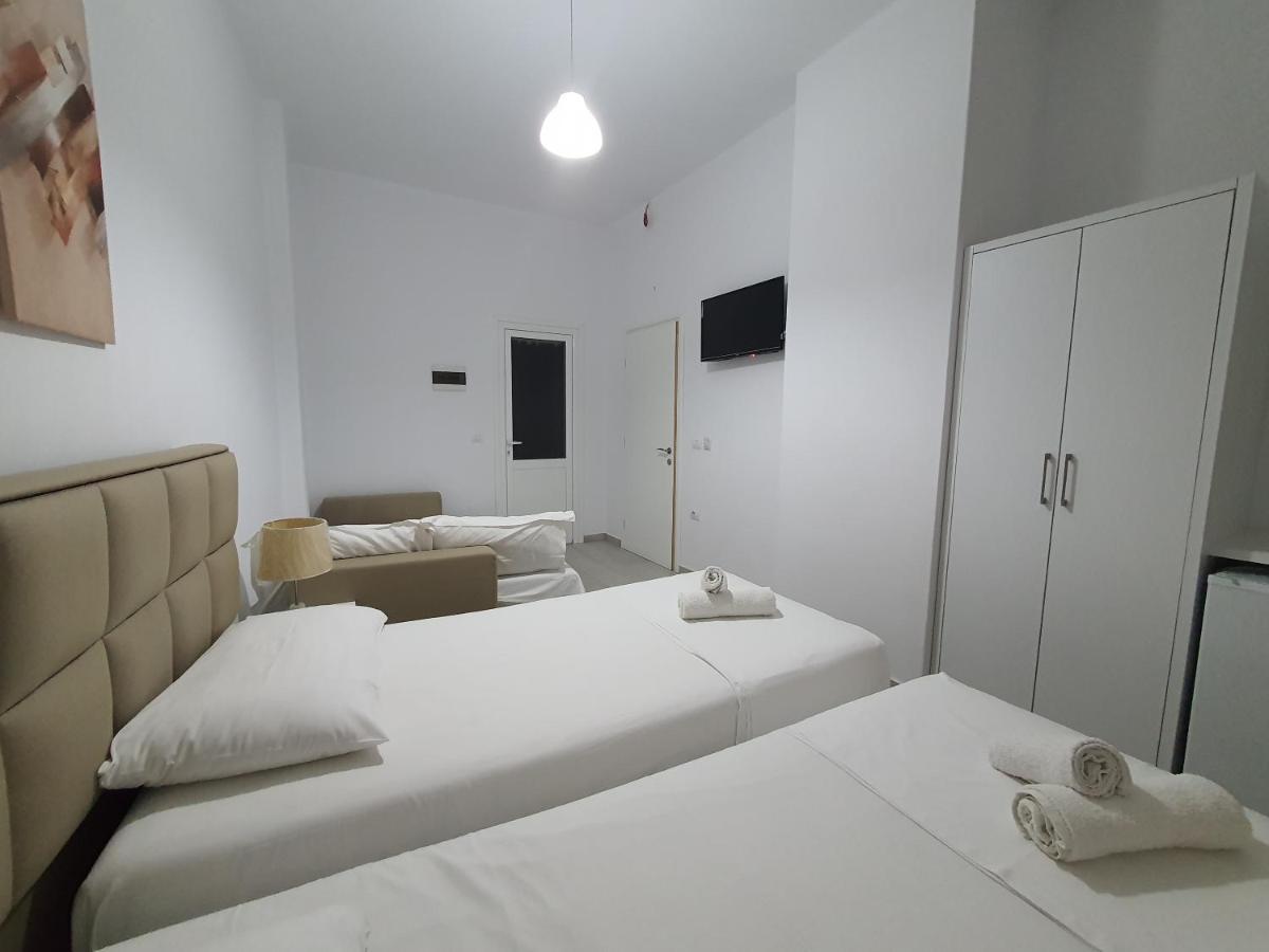 Gusto Di Casa Hotell Sarandë Exteriör bild