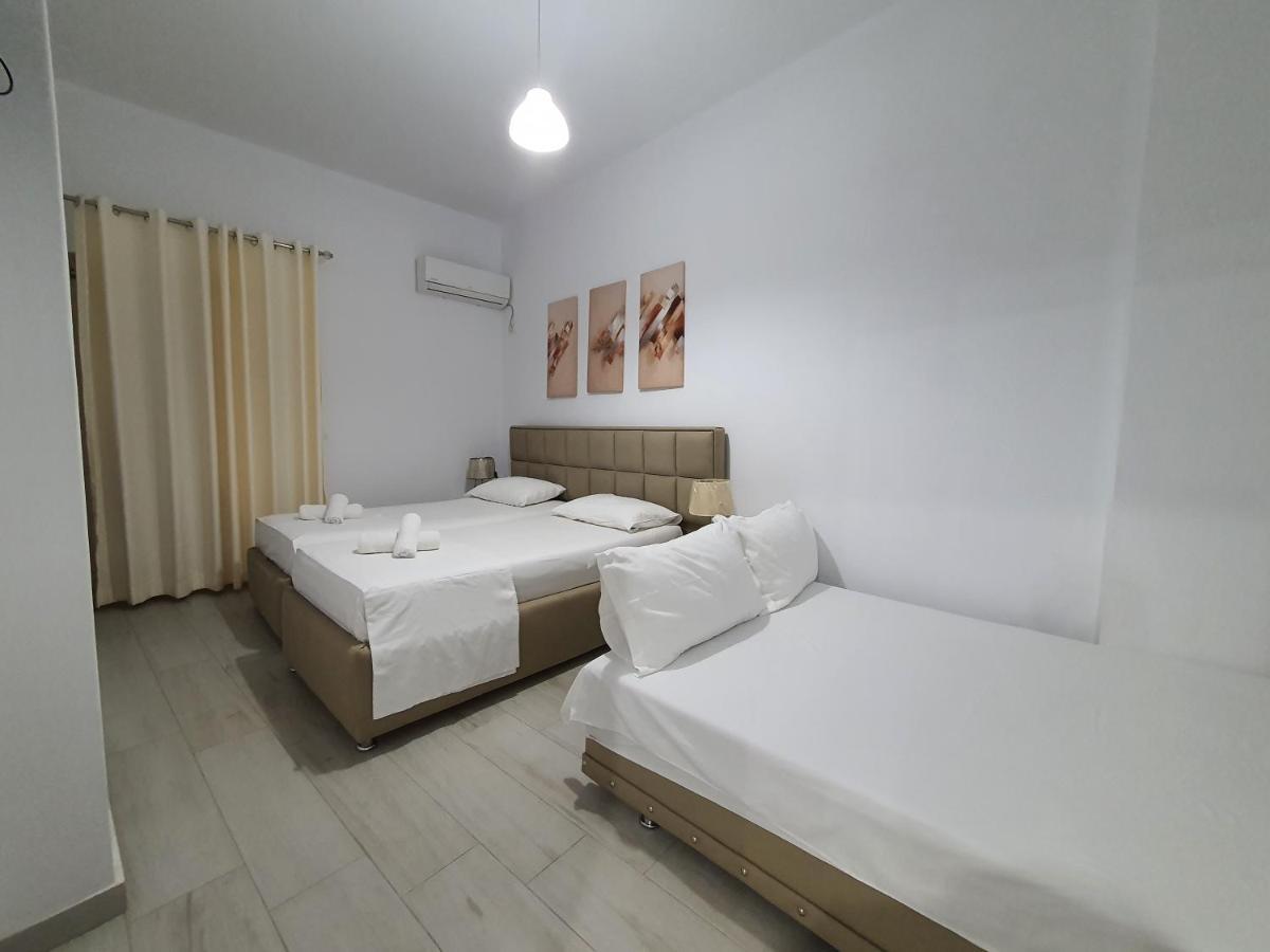 Gusto Di Casa Hotell Sarandë Exteriör bild